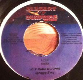 Spragga Benz / Problem Child (10) : Freak / Juvenile Life (7")