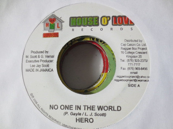 Little Hero / Que* : No One In The World / Paradise (7")