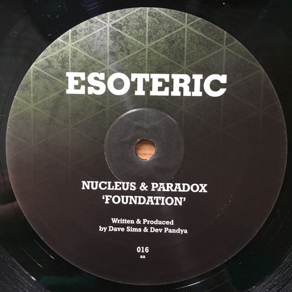 Nucleus & Paradox : Ubiquity / Foundation (12", Gre)